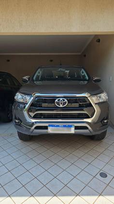 TOYOTA HILUX 2.8 D-4D TURBO DIESEL CD SRV 4X4 AUTOMÁTICO